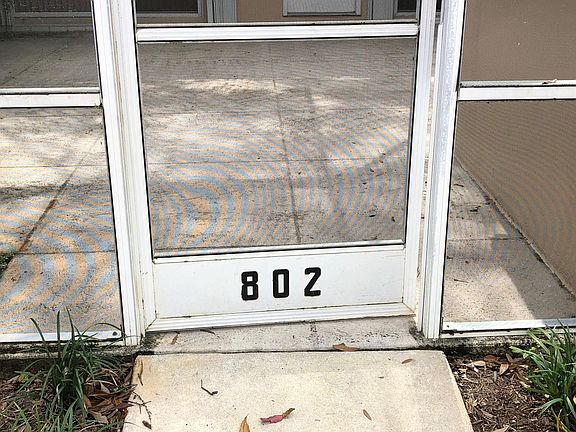 2nd image of 802 Sun Terrace Ct