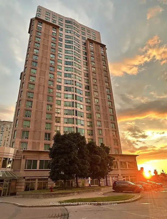 18 Lee Centre Dr #2110