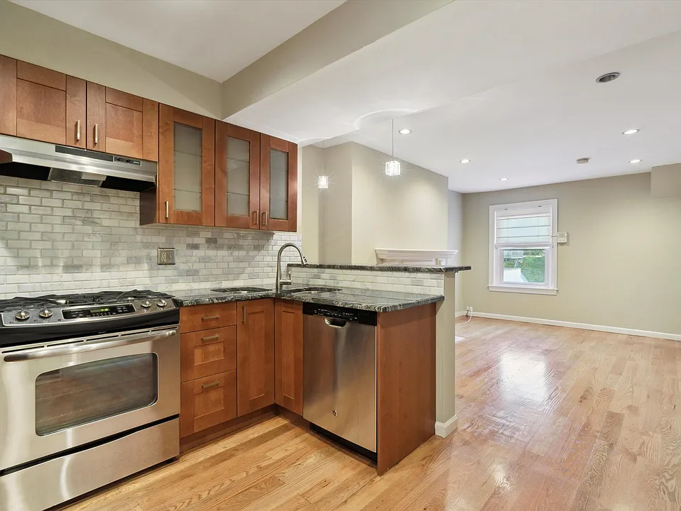 1216 Locust St #3F