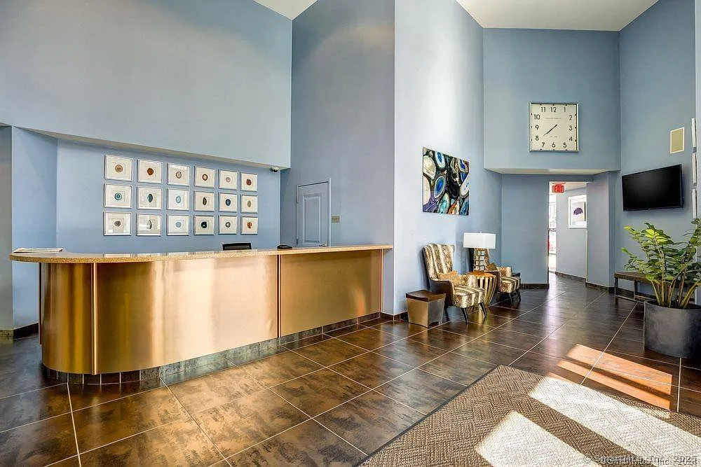 Building Photo - 120A Towne St #512