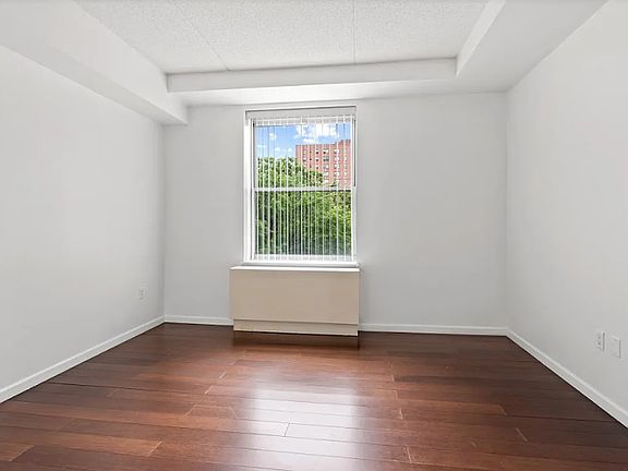 3rd image of 68 Bradhurst Ave APT 8O