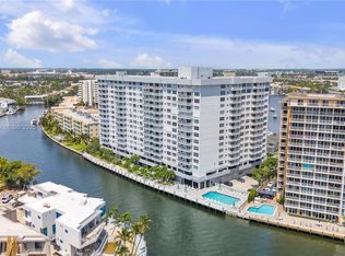 137 Golden Isles Dr APT 910, Hallandale Beach, FL 33009
