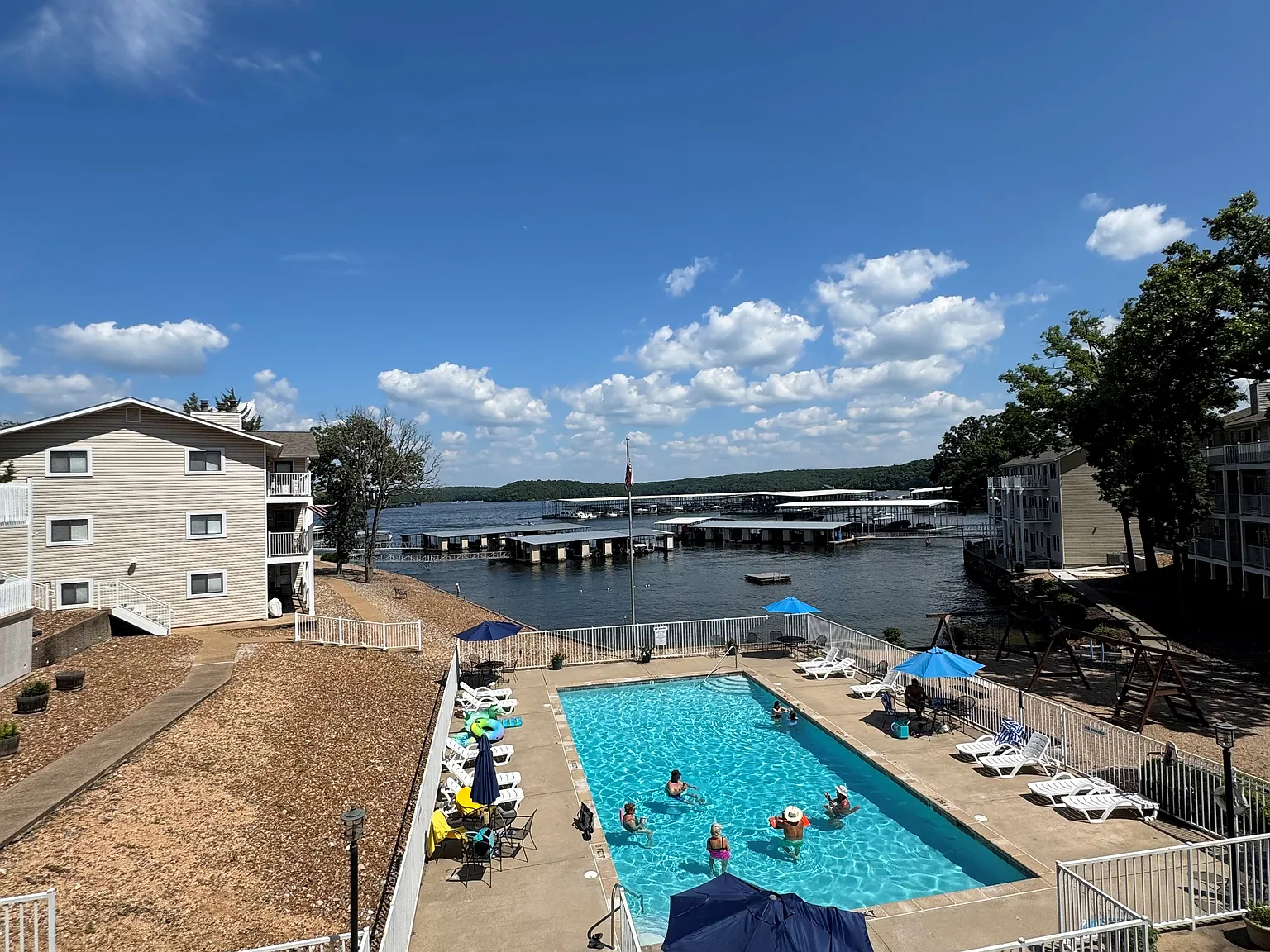 2 bed, 1250 sqft, $1,595 — Photo 1