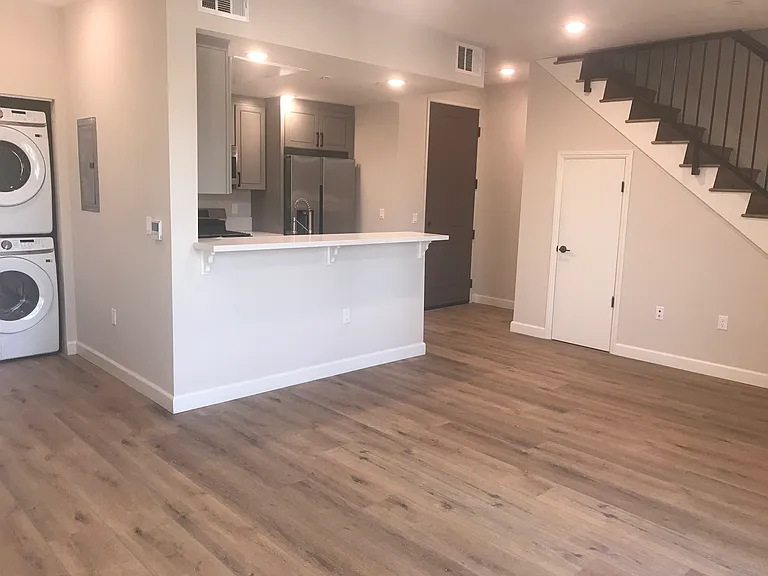 5120 Cahuenga Blvd #103 — Photo 37