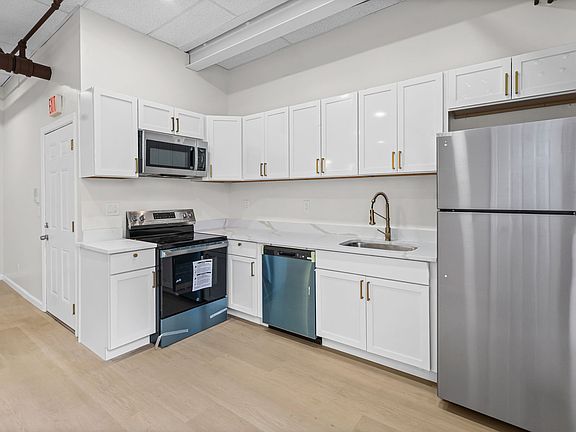 3rd image of 240 Sheridan Ave #1C