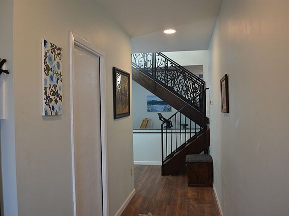 4th image of 561 Iliamna Pl