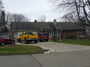 3077 Herbell Dr, Waterford, MI