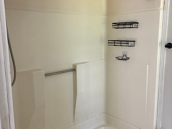 4th image of 340 N Hook Rd #1