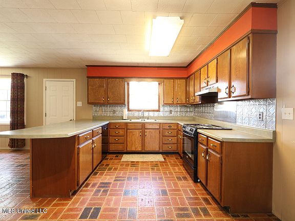 5th image of 7521 Townsite Rd