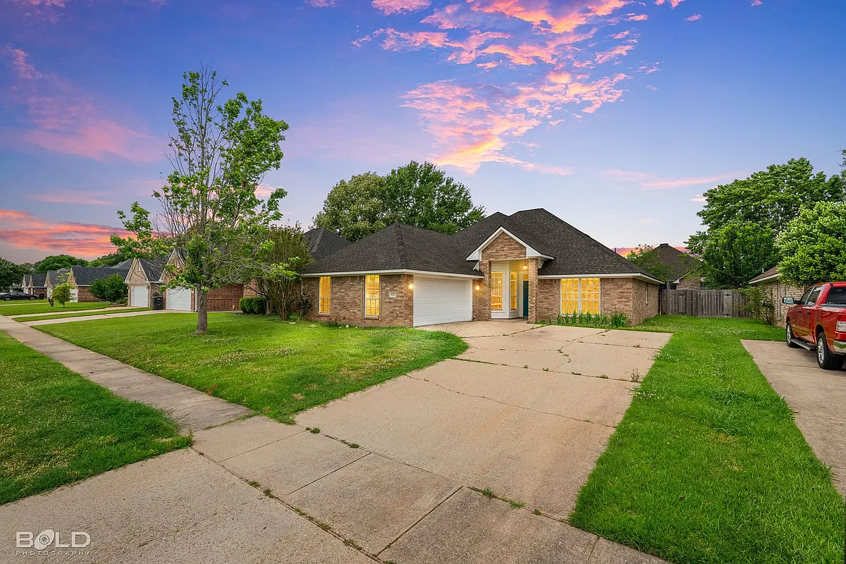 Building Photo - 6021 Whitney Dr