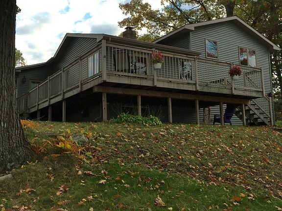 3rd image of 1087 E Hess Lake Dr