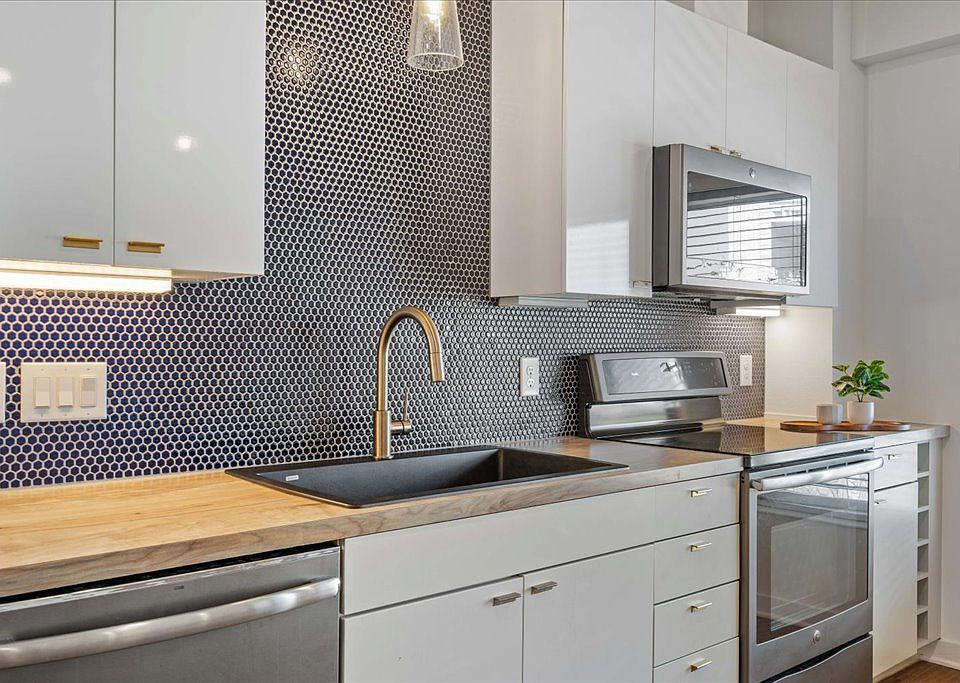 1st image of 4361 S Congress Ave Unit 323