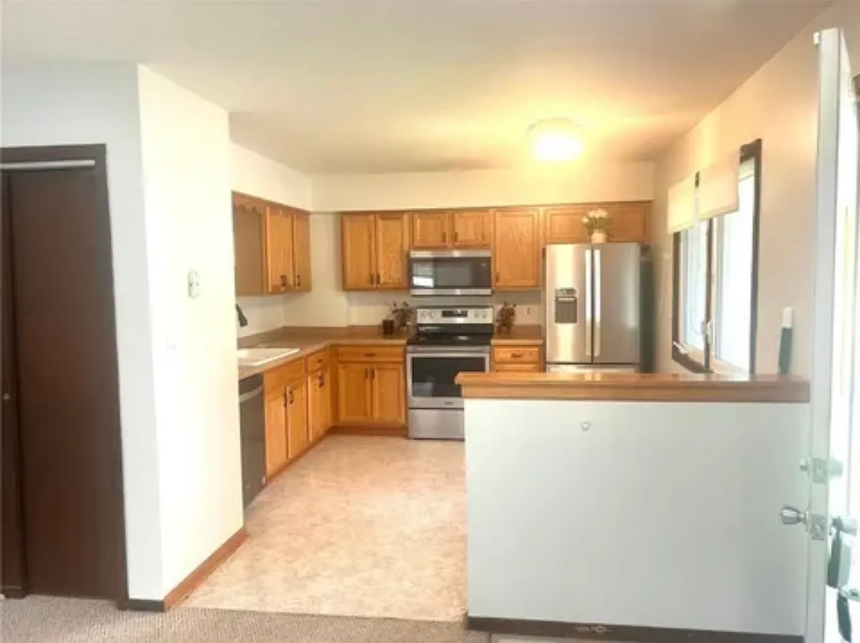 2 bed, 1000 sqft, $1,850 — Photo 2
