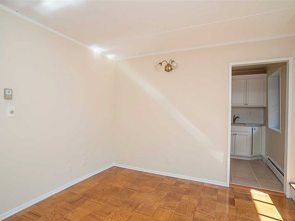 4th image of 100 Clinton Ave APT 1O