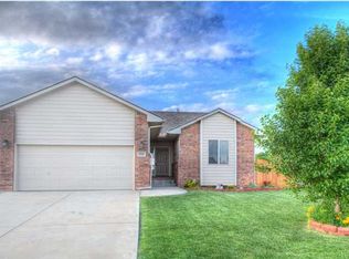 910 W Threewood Ct, Andover, KS 67002