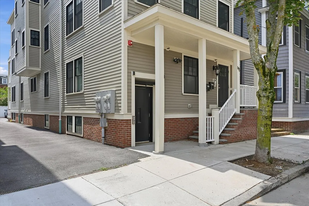 2 bed, 1604 sqft, $6,750 — Photo 1