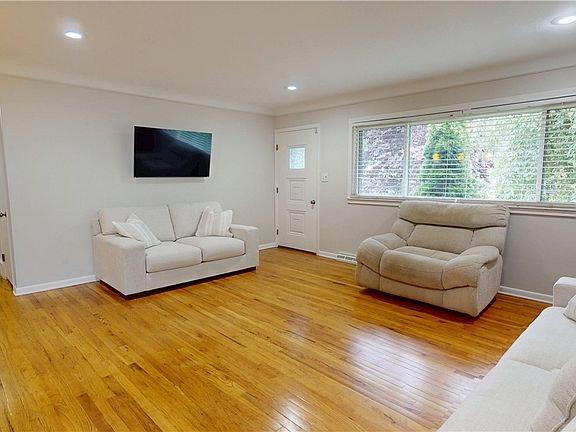 5th image of 3162 W 231st St