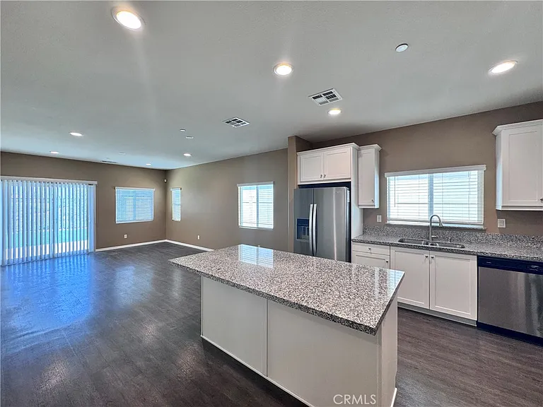 35282 Price St — Photo 6