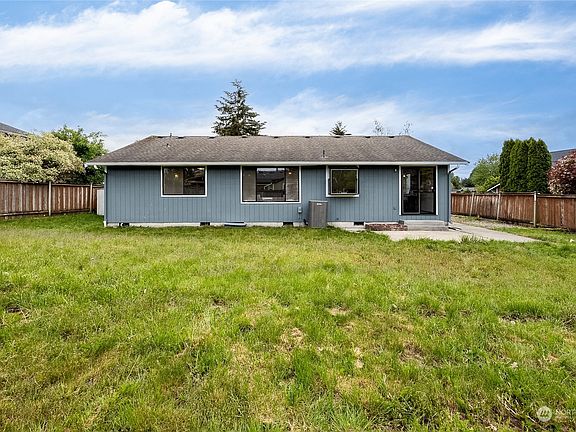 4th image of 11823 133rd Street Ct E