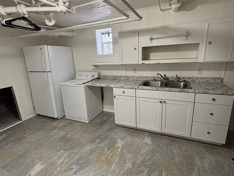 446 G St — Photo 1