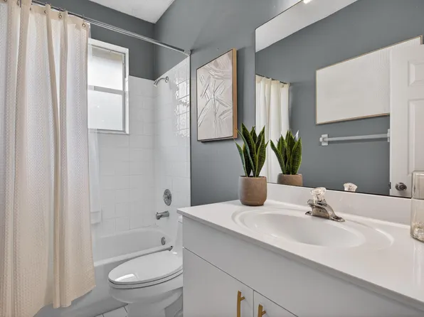 7235 NW 63rd Terrace, Parkland, FL 33067