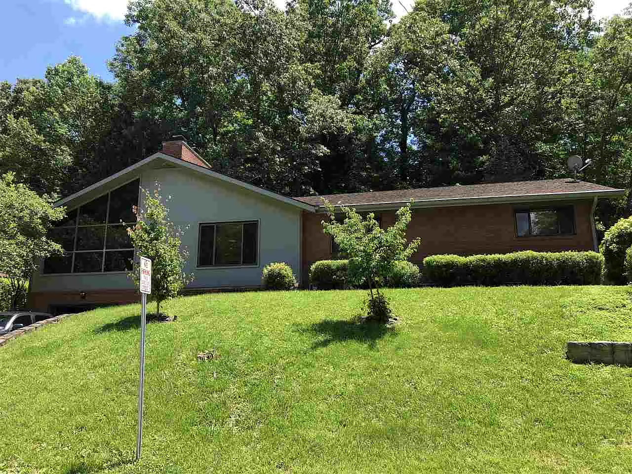 2072 Glenwood Ter photo 1
