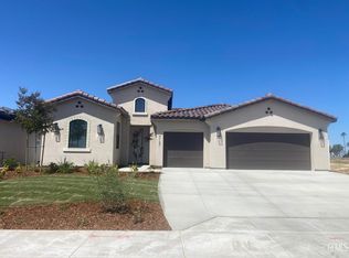 7121 Gladeview Ln, Shafter, CA 93263