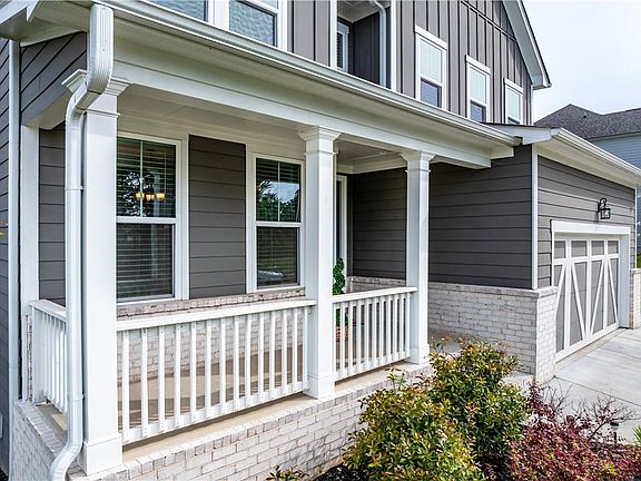 3rd image of 17 Ridgeline Way NW