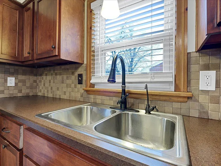 2608 Meadow Dr — Photo 24