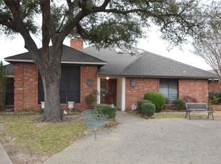 300 Macarthur Ct, Irving, TX 75061