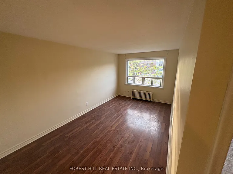 247 Lakeshore Rd E #3 — Photo 4