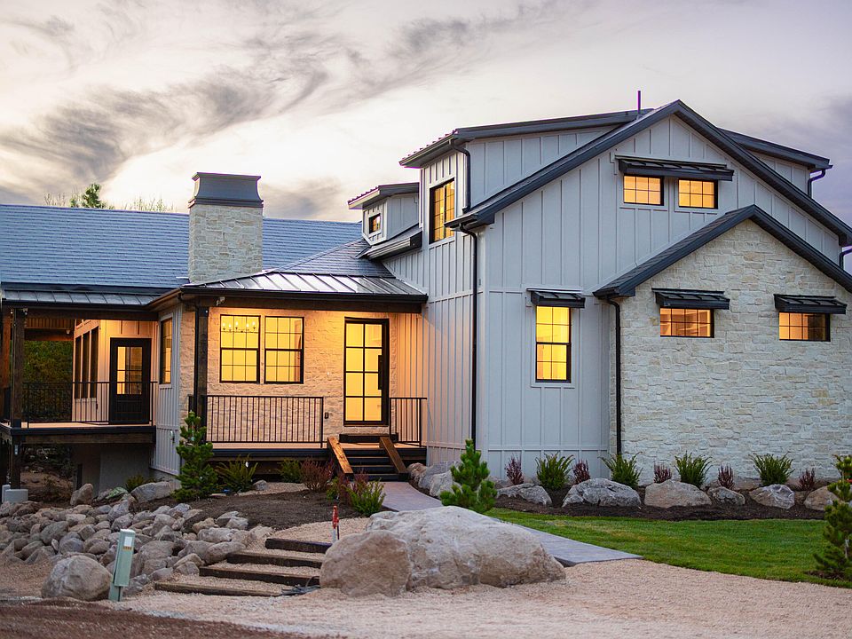1st image of 272 S Cliff Rose Cir