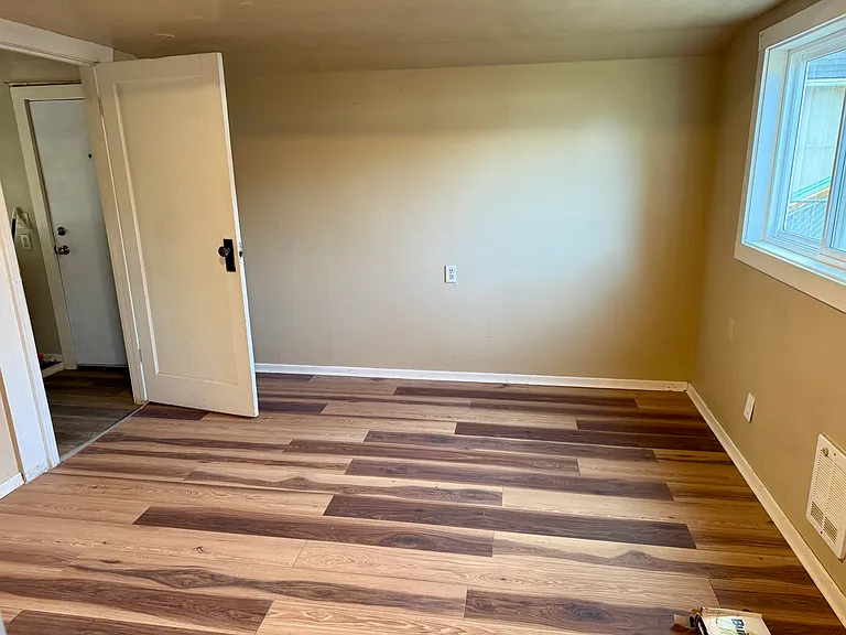 1304 Dudley Ave — Photo 9