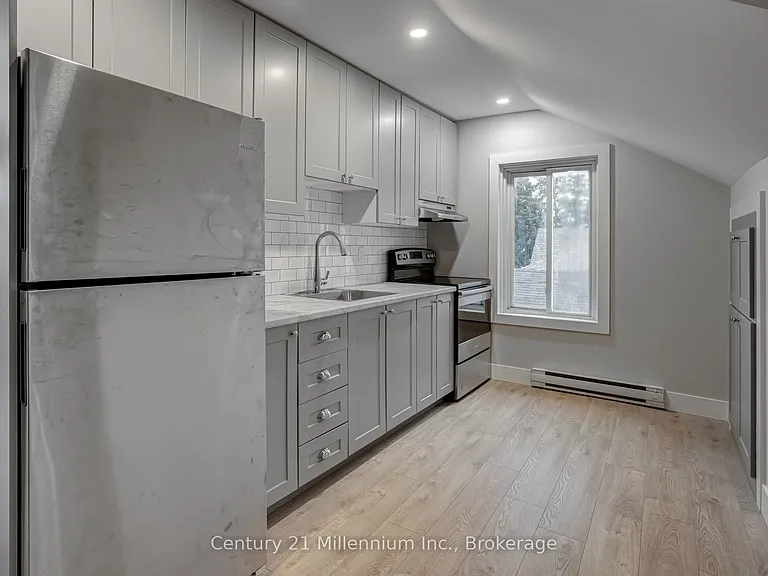 276 Edward St #UPPER — Photo 4