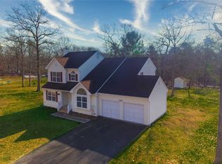 68 Barbara Ln, Middle Island, NY 11953