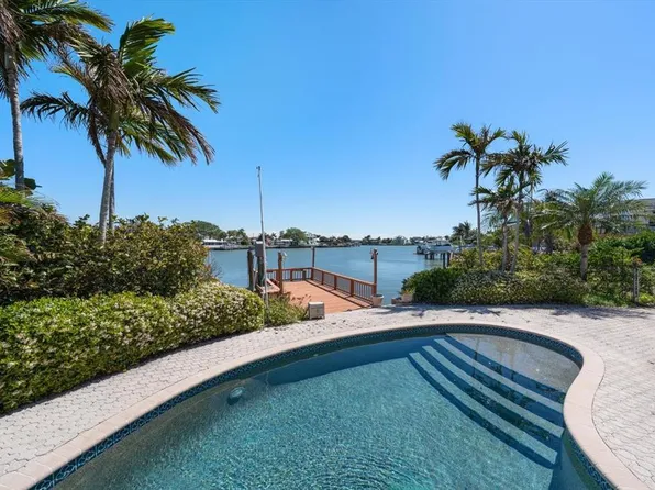 483 Harbor Dr N, Indian Rocks Beach, FL 33785