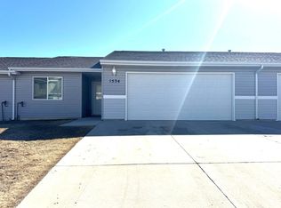 1534 35th Ave SE, Minot, ND 58701
