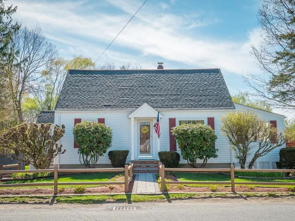 6 North St, Wilmington, MA 01887