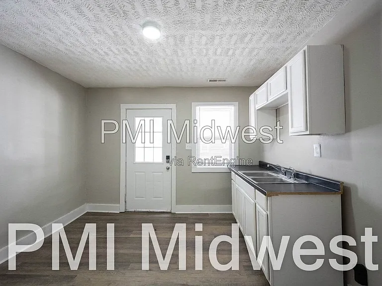 2930 N Dearborn St #A — Photo 7