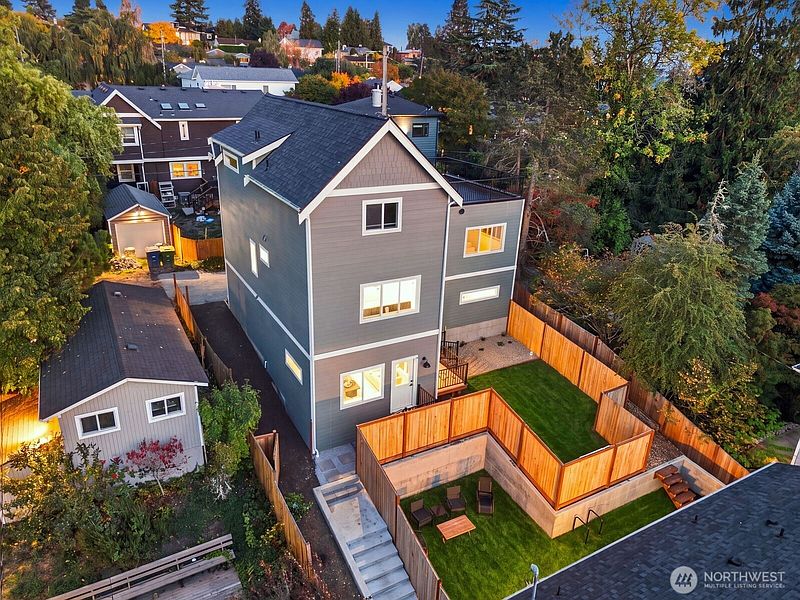 3rd image of 5812 57th Avenue NE
