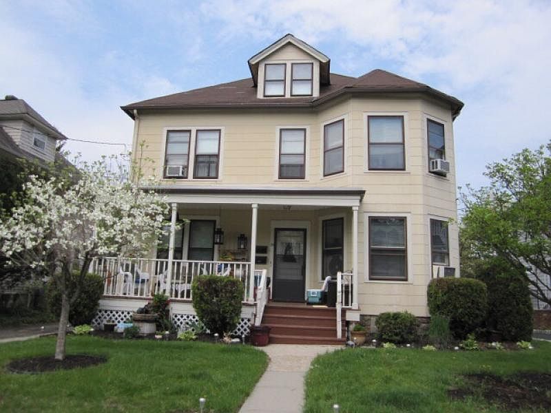 1st image of 35 Gould Pl