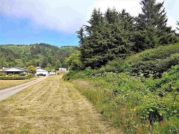 3rd image of 13725 Us Highway 101 N