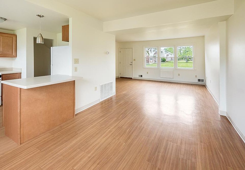 Oxbow Farms 80 Rogers Ln Middletown RI Zillow