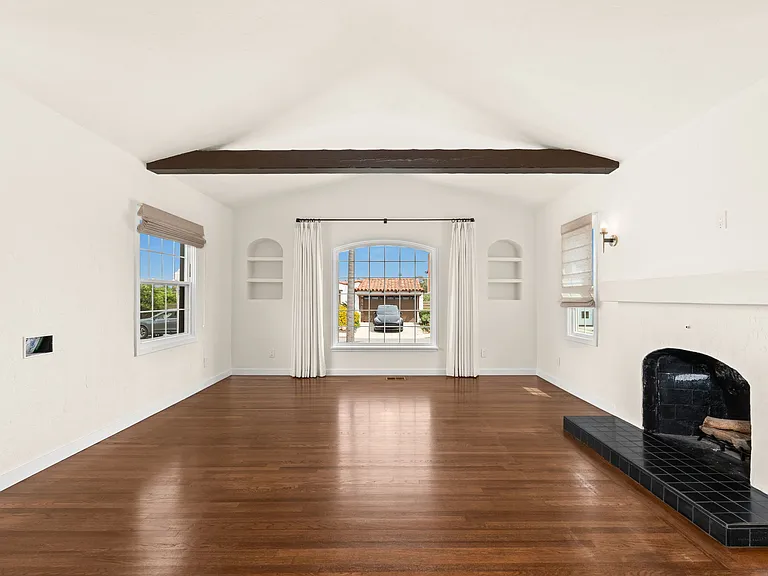 4858 E Alder Dr — Photo 10