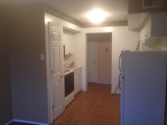 5th image of 6470 White Cap Ln APT B