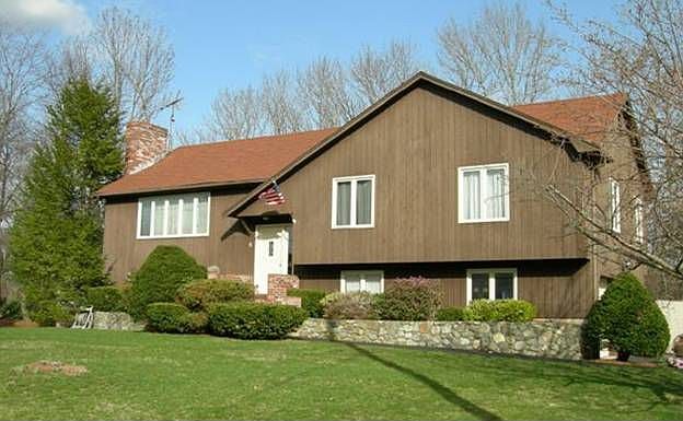 1st image of 8 Tanglewood Dr