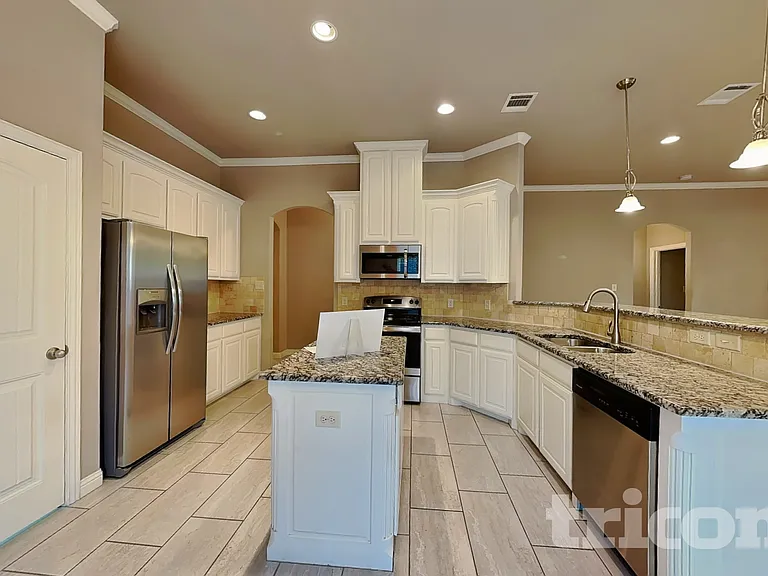 4406 Logan Cir — Photo 4