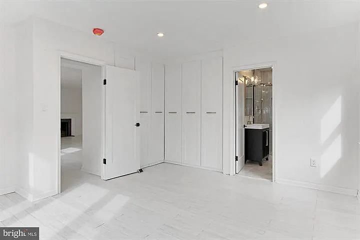 2501 Crest St — Photo 22