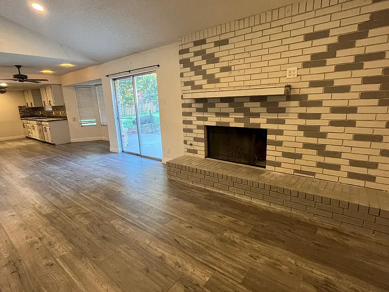 6413 Kingston Dr — Photo 4