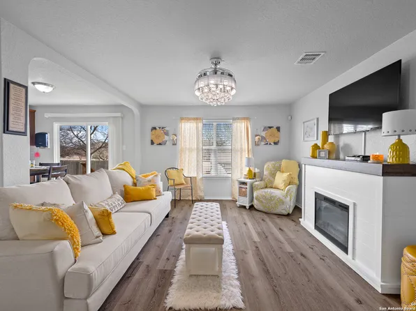 7611 HELIOS RISE, San Antonio, TX 78252